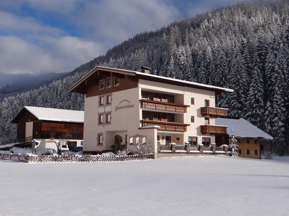 Facade/entrance, Winter