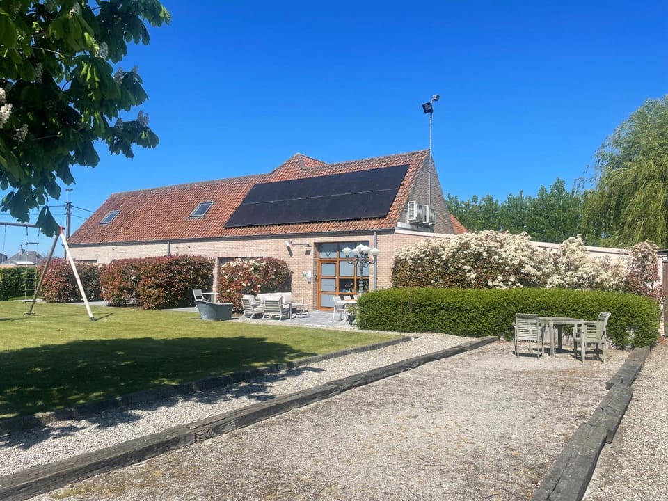 Property building, Garden