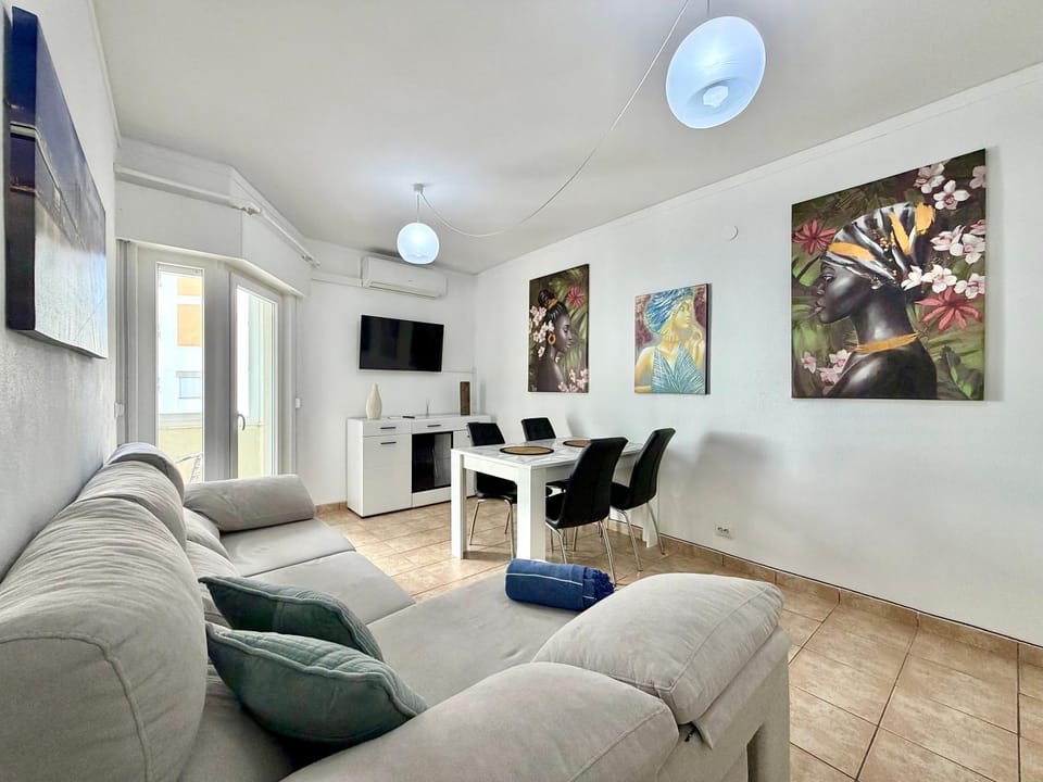 TV and multimedia, Living room, air conditioner