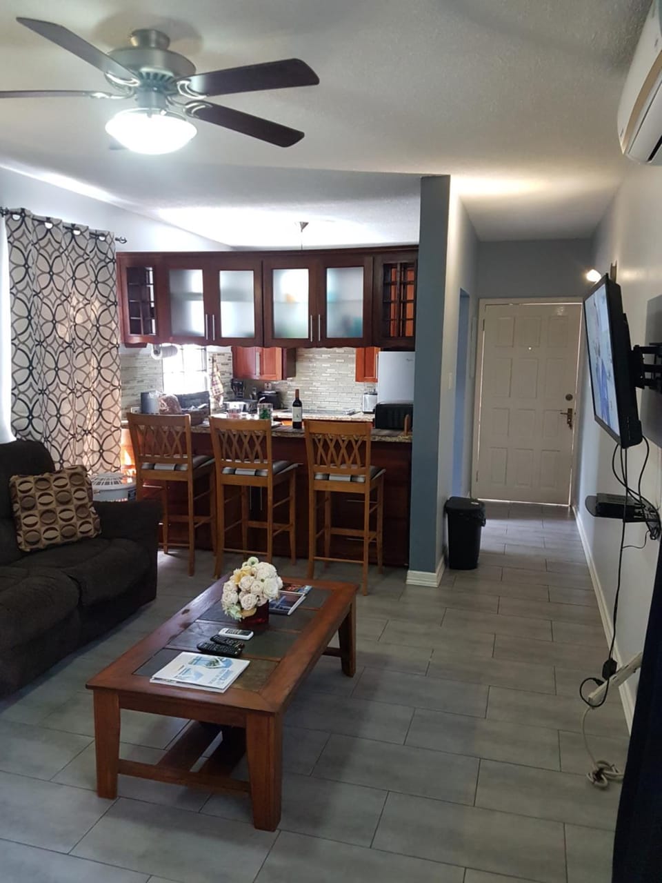 Kitchen or kitchenette, Living room, Dining area