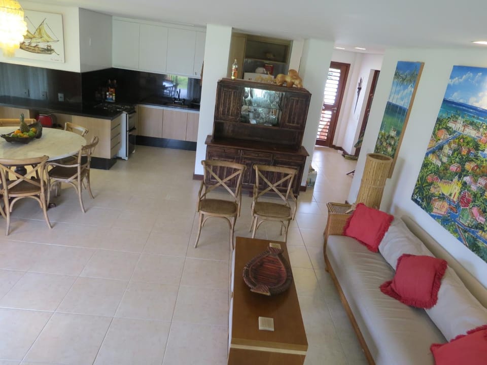 Kitchen or kitchenette, Living room, Seating area, Dining area
