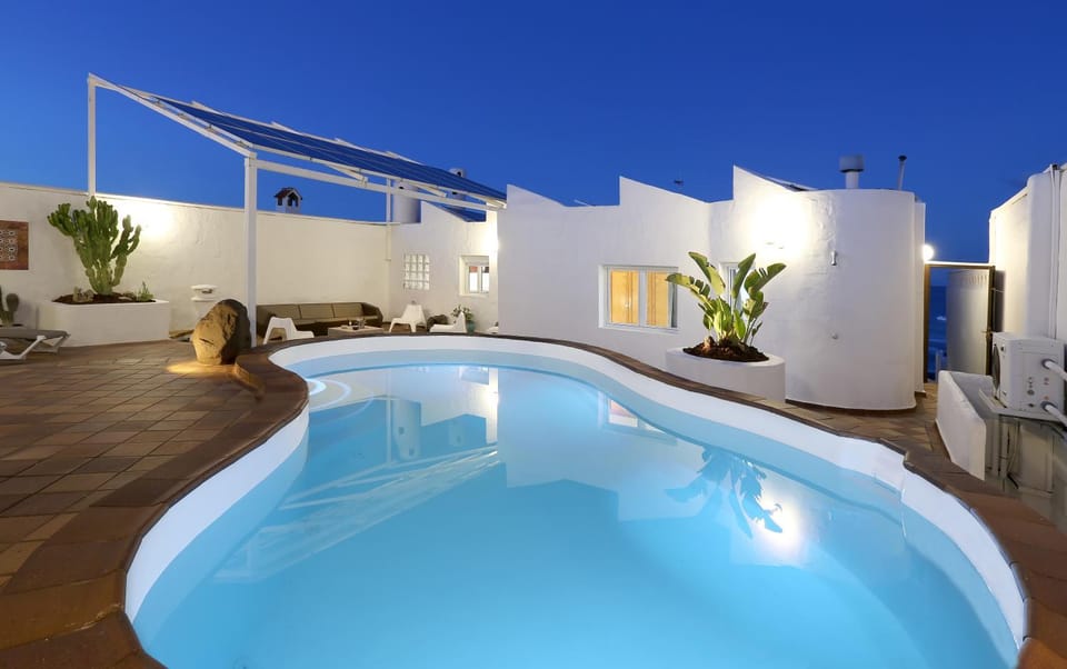 Patio, Night, Natural landscape, BBQ facilities, Garden, Bathroom, Dining area, Beach, Pool view, Swimming pool