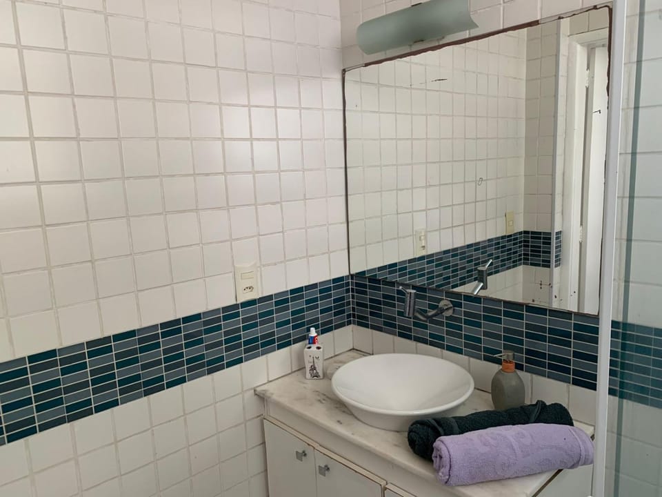 Toilet, Bathroom, towels