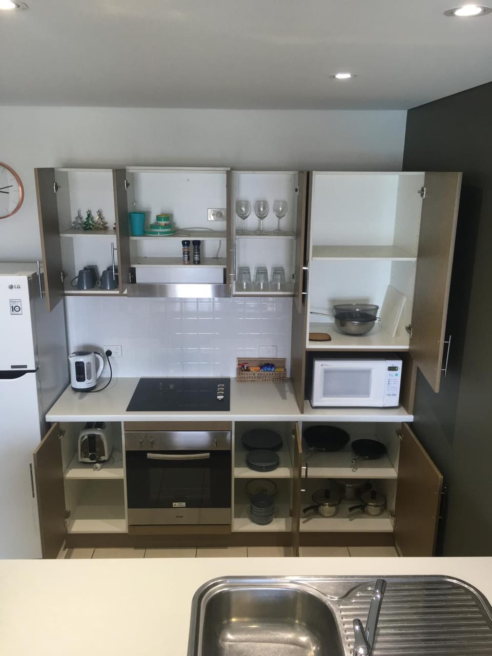 Coffee/tea facilities, Kitchen or kitchenette, Dining area