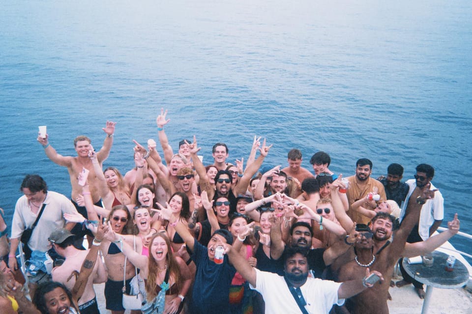 M BOX Party Hotel Gili Trawangan Hostel in Pemenang