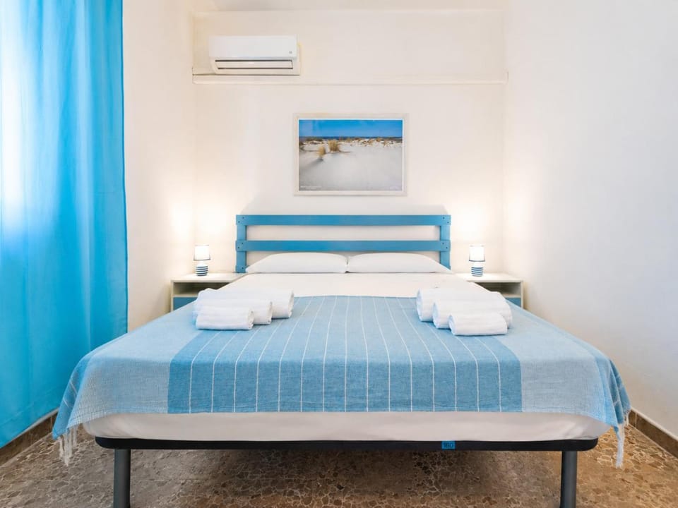Family holiday house by the sea Apartment in La Caletta
