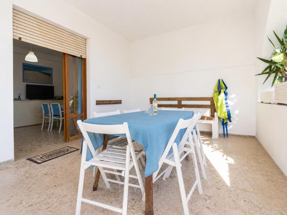 Family holiday house by the sea Apartment in La Caletta