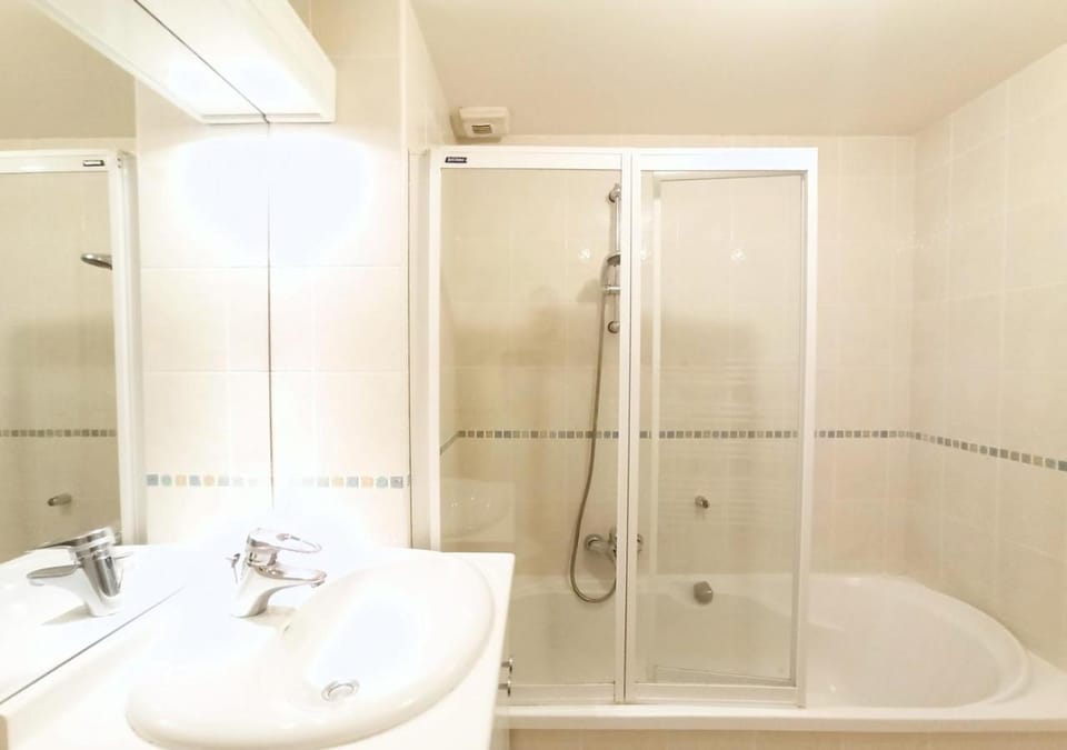Toilet, Bathroom, Bath