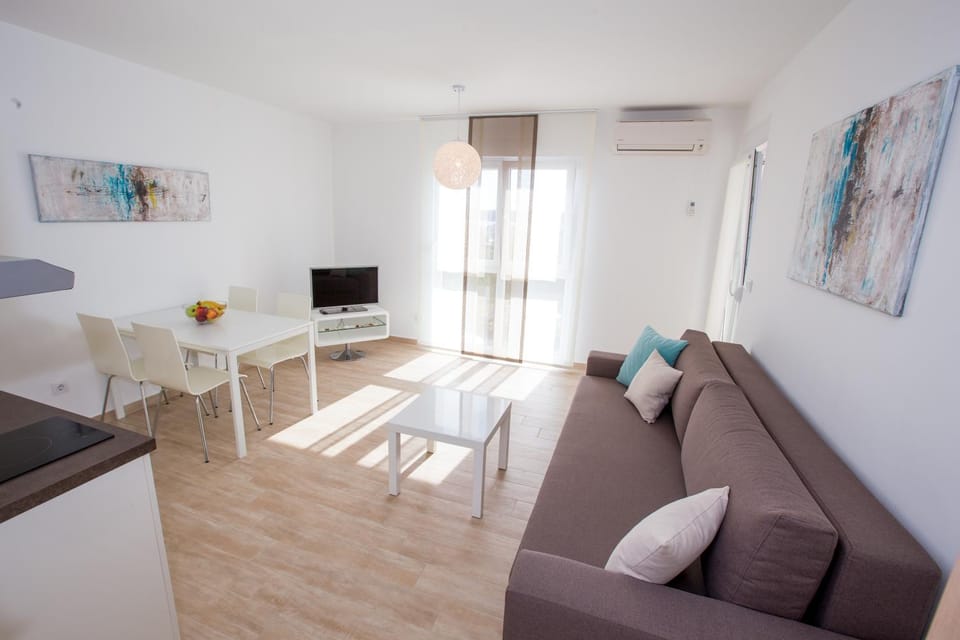 Living room, Photo of the whole room