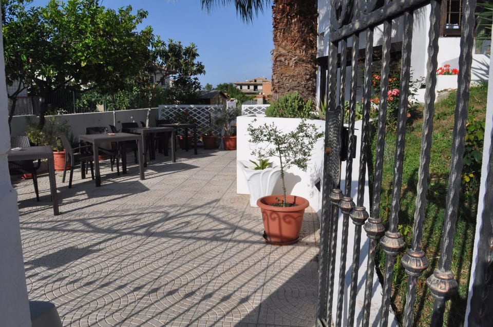 Property building, Communal lounge/ TV room, Facade/entrance