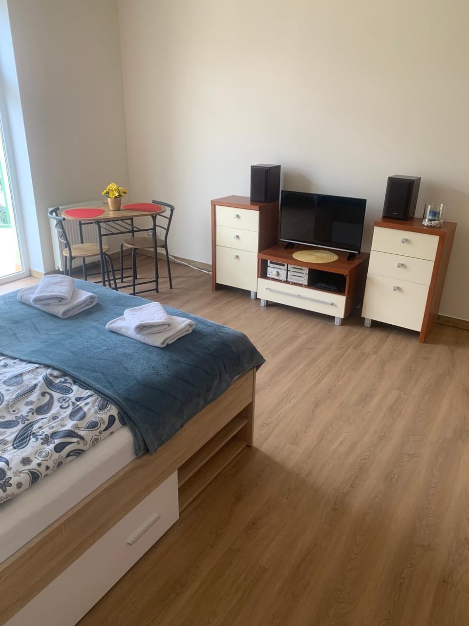 Photo of the whole room