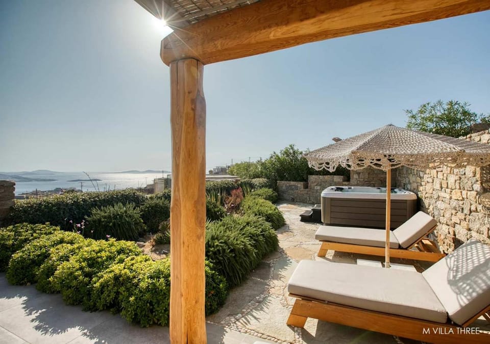 Patio, Patio, Day, Summer, Garden, Garden, Hot Tub, Balcony/Terrace, Seating area, On site, Sea view, Sea view, Area and facilities