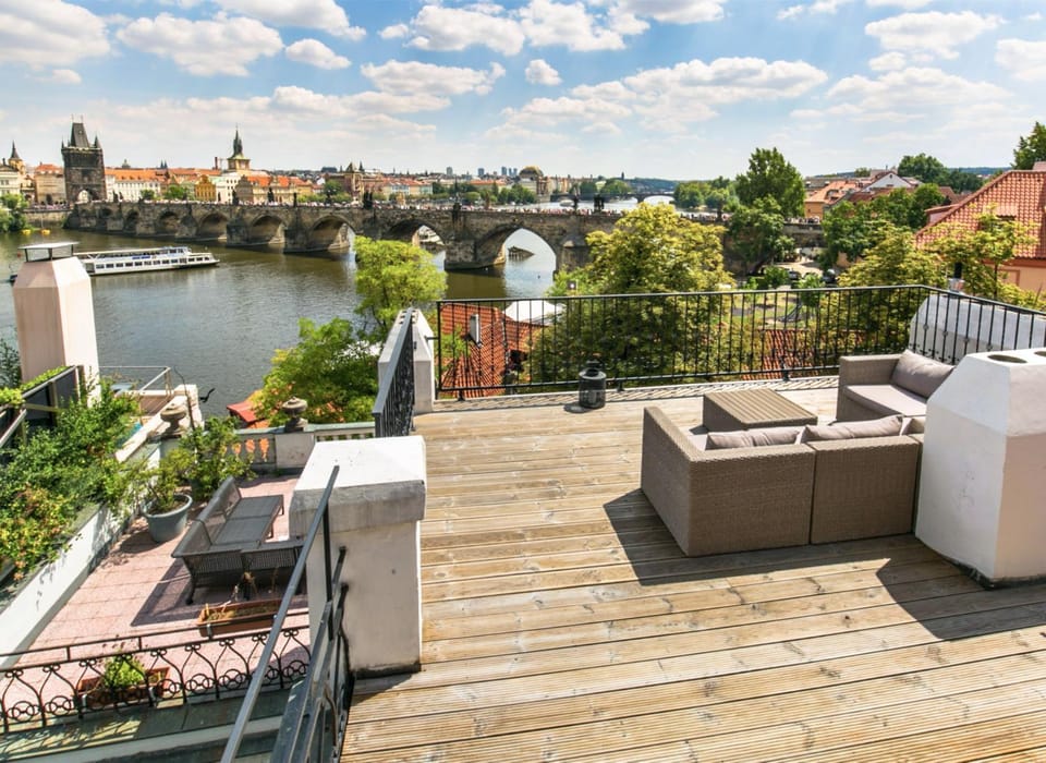Day, View (from property/room), Balcony/Terrace, Seating area, City view, Landmark view, River view