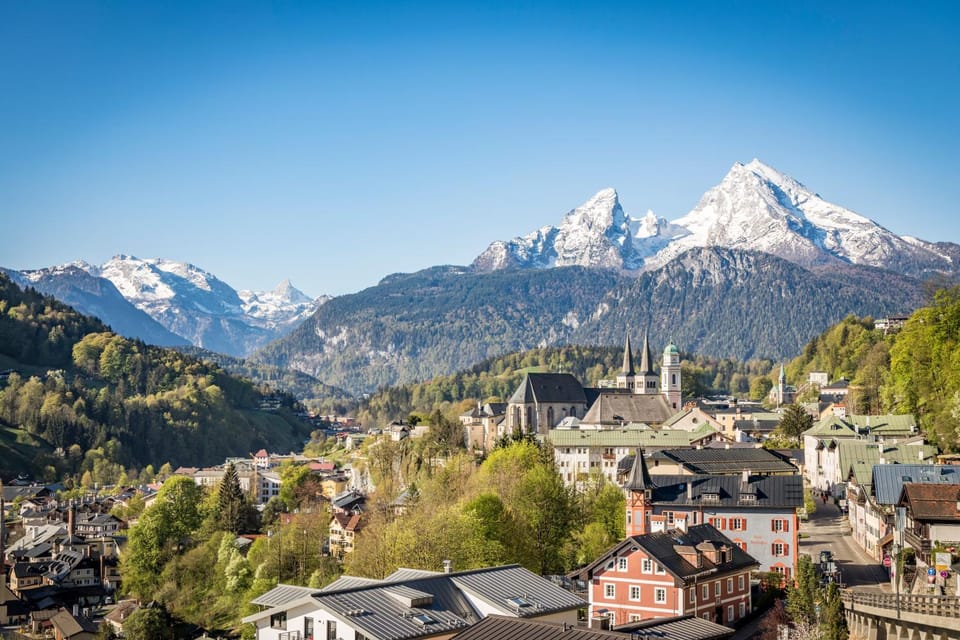 Nearby landmark, Natural landscape, City view, Mountain view
