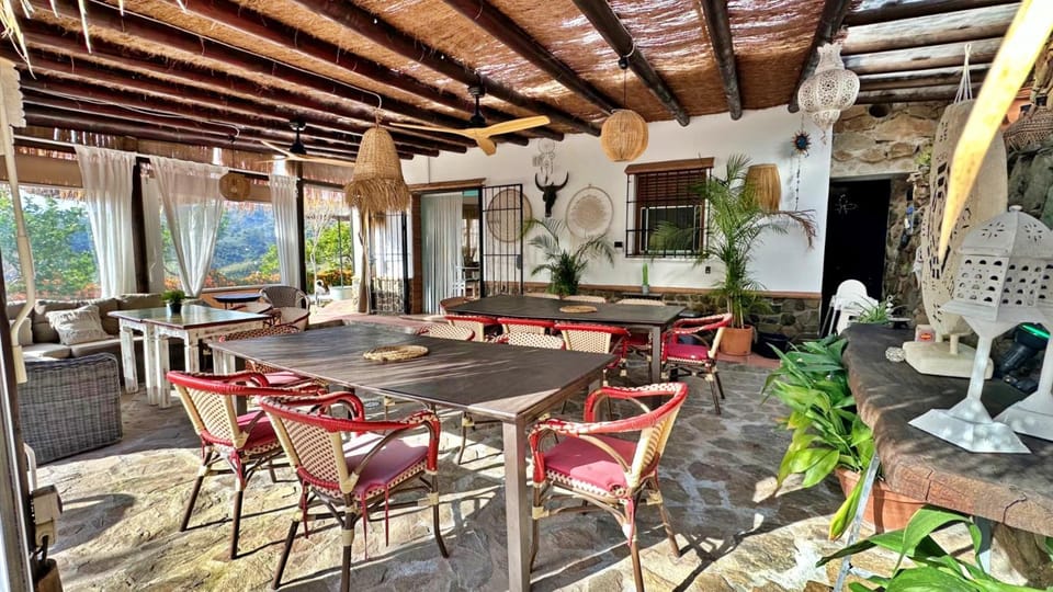 Villa Malaga con Jacuzzi Piscina vallada Barbacoa By AndaraHolidays Country House in Axarquía