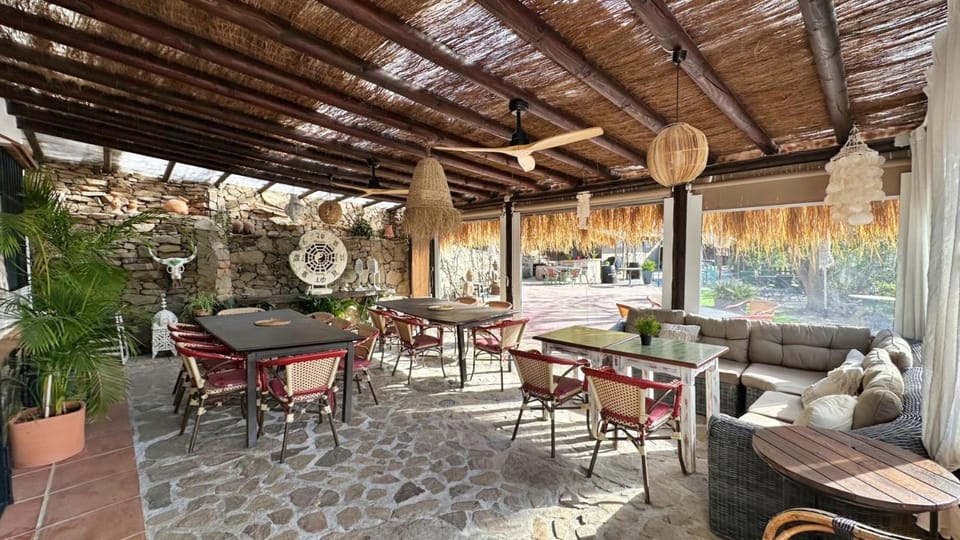 Villa Malaga con Jacuzzi Piscina vallada Barbacoa By AndaraHolidays Country House in Axarquía