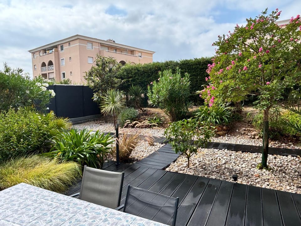 Les Enganes Apartment in Fréjus