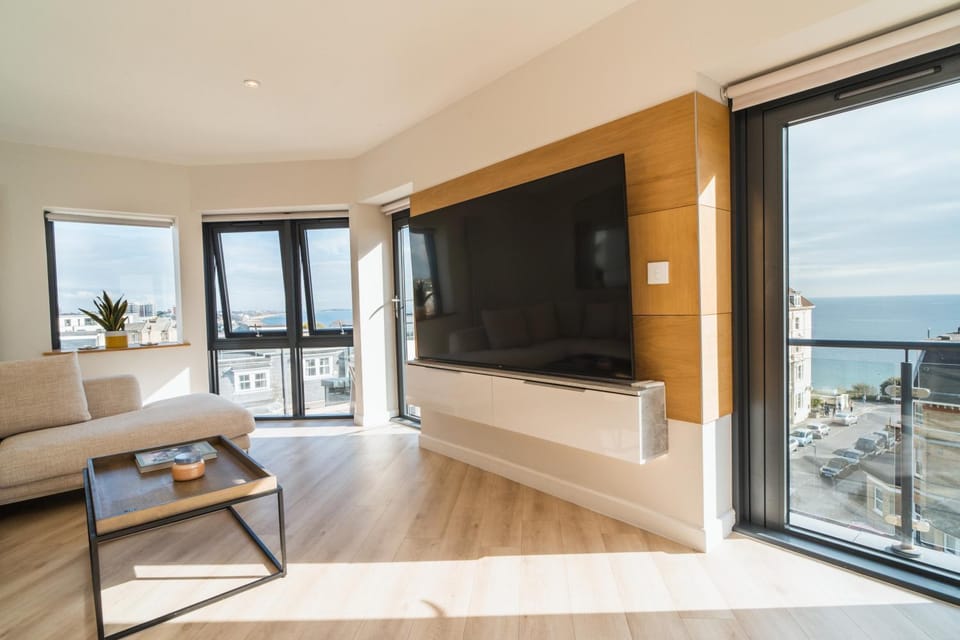 TV and multimedia, Living room, Sea view