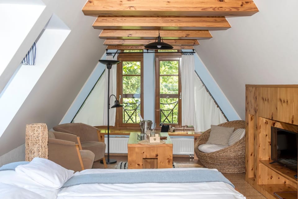 Off site, Massage, Sauna, View (from property/room), Living room, Food and drinks, Food, River view, Drinks, internet, VIP, wedding