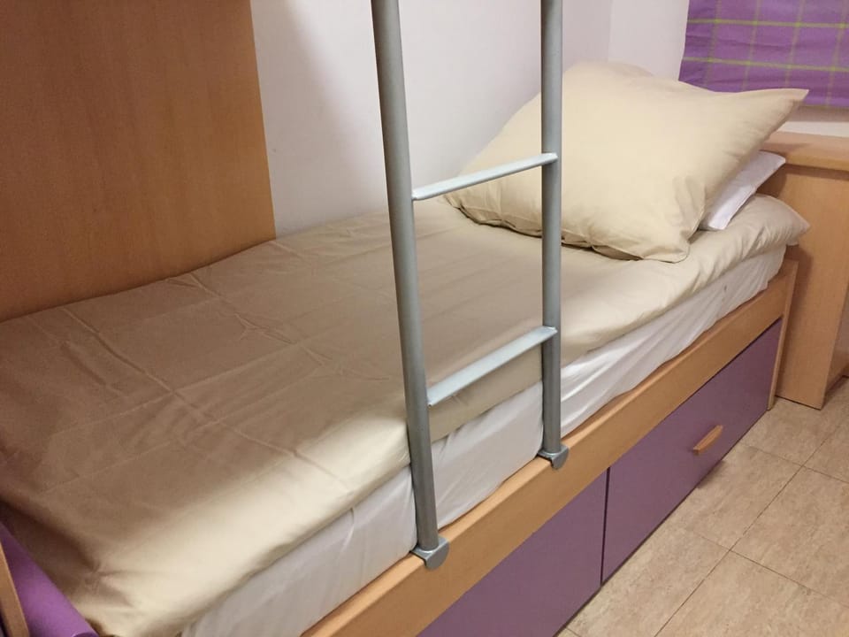 bunk bed