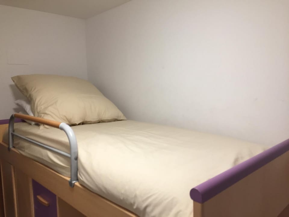 bunk bed