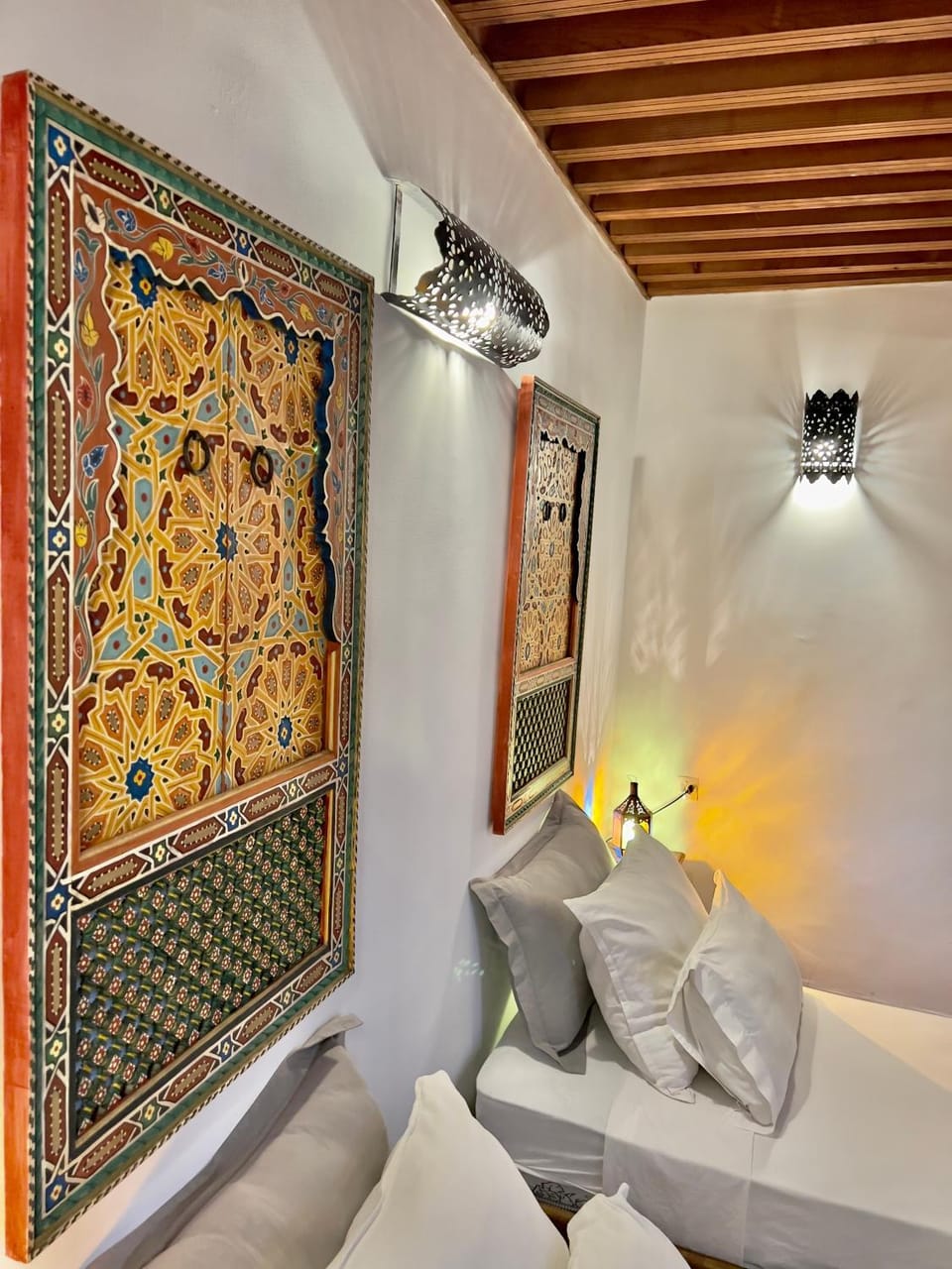 Bed, Decorative detail, Bedroom