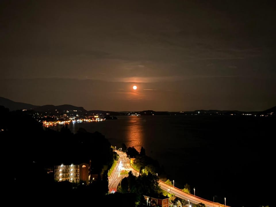 Suite bijoux On Lake Maggiore Apartment in Piedmont