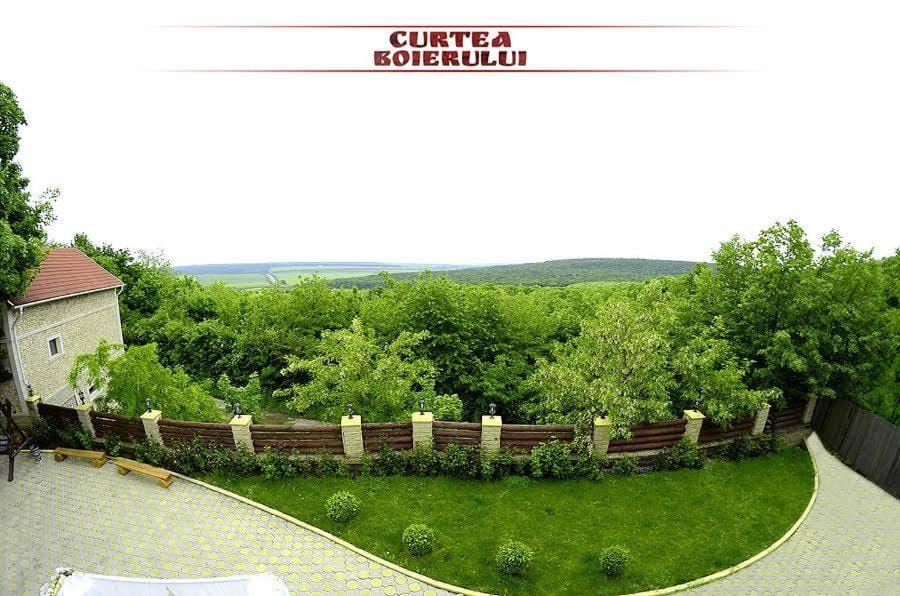 Curtea Boierului Hotel Hotel in Moldova