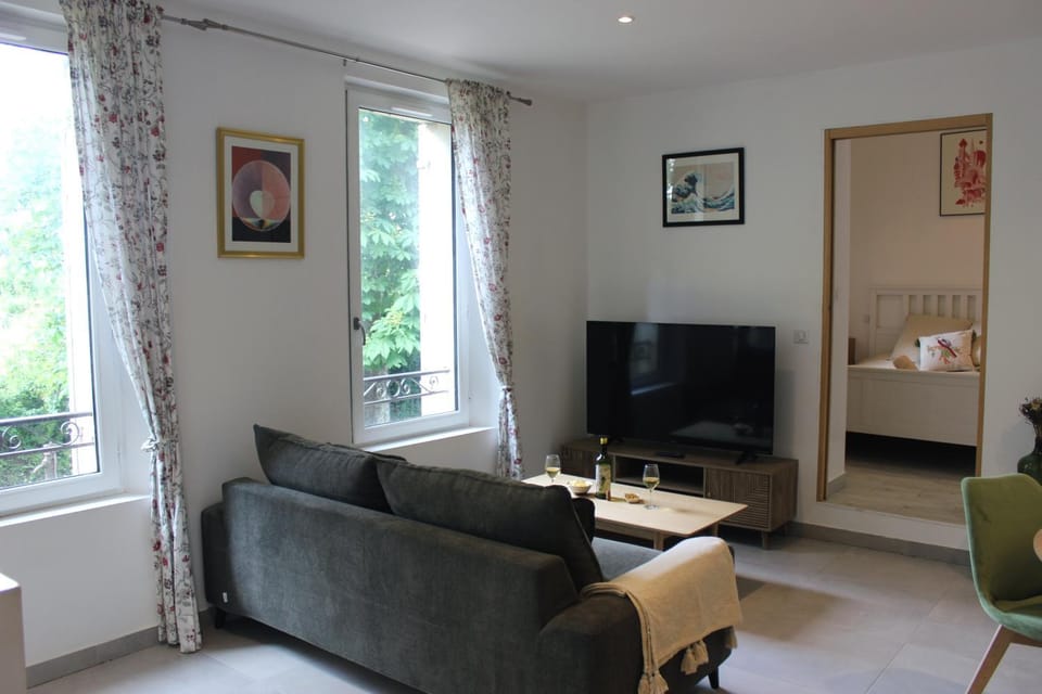 Lounge or bar