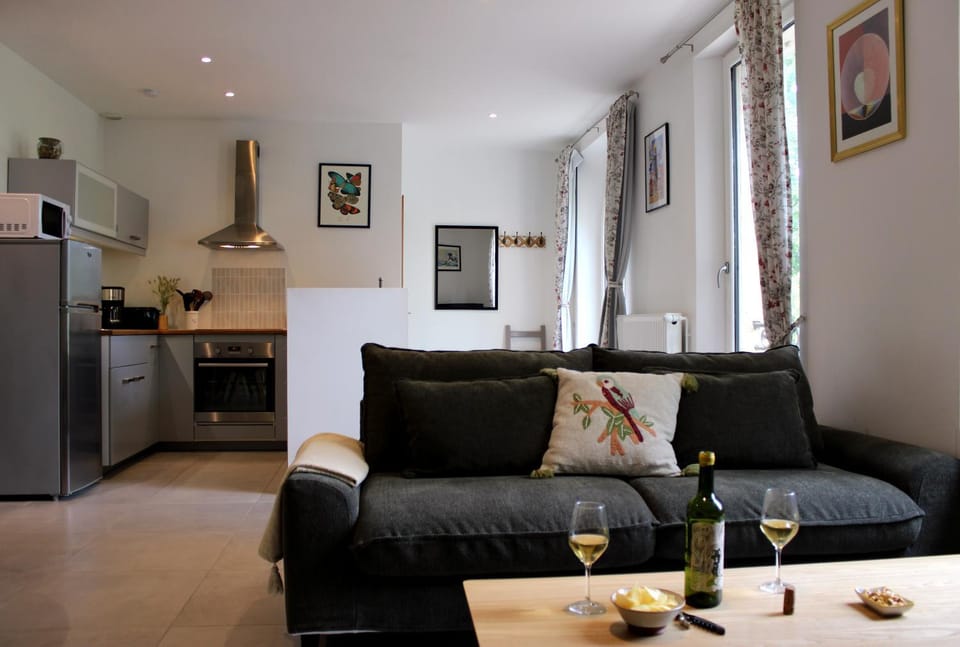 Communal lounge/ TV room, Living room