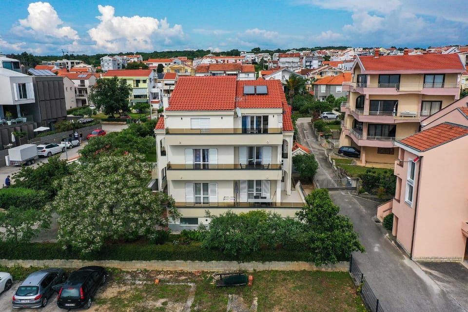 Property building, Day, Neighbourhood, Natural landscape, Bird's eye view