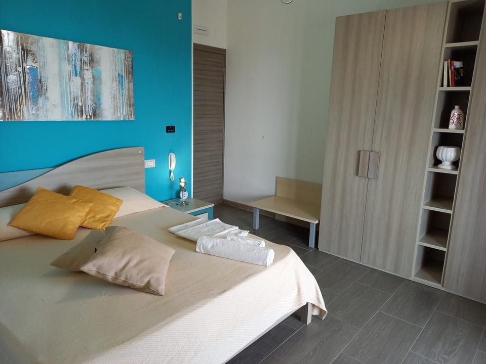 Bed, Photo of the whole room, Bedroom, towels, wardrobe