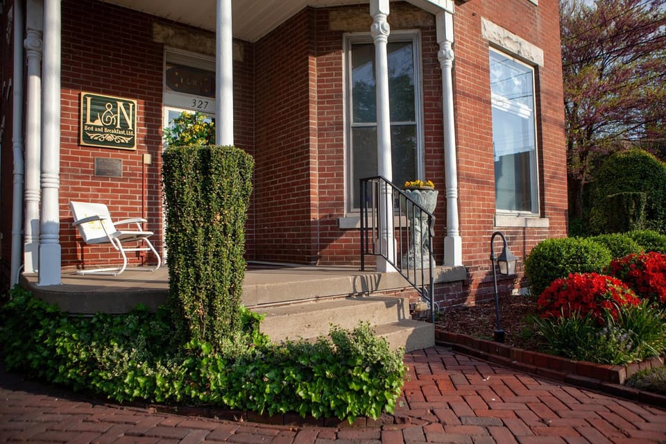 Facade/entrance