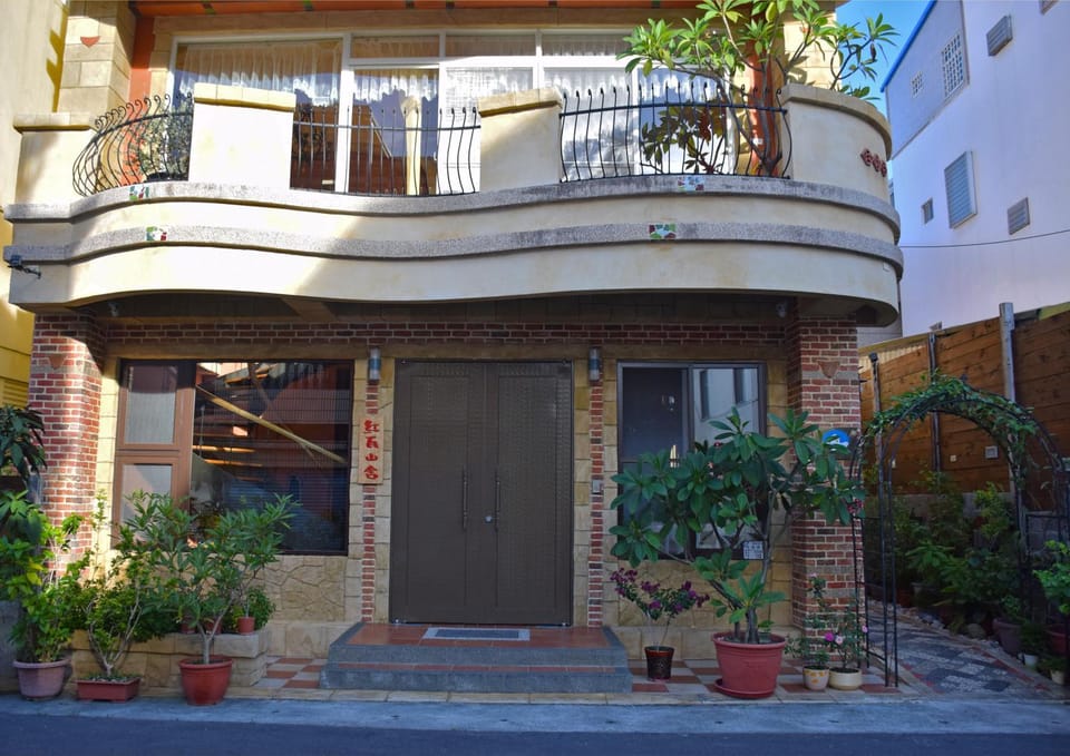 Property building, Facade/entrance, Decorative detail