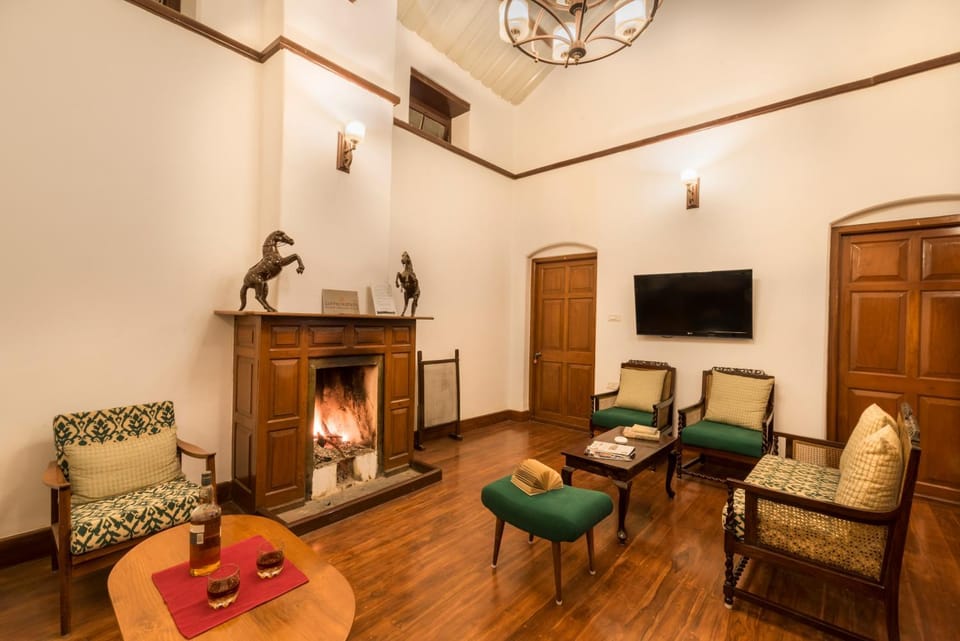 Communal lounge/ TV room, TV and multimedia, Living room, Seating area, Evening entertainment