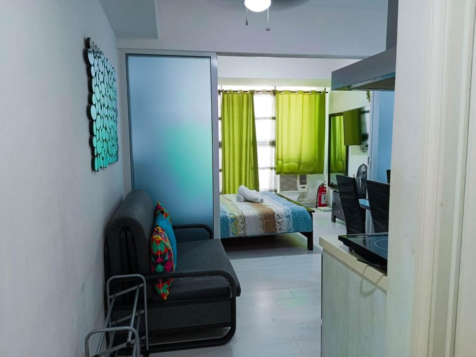 Azure Tropical Paradise Apartment in Paranaque