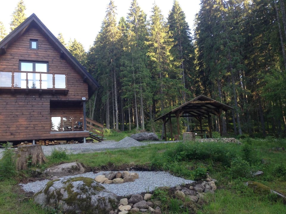 Neighbourhood, Natural landscape