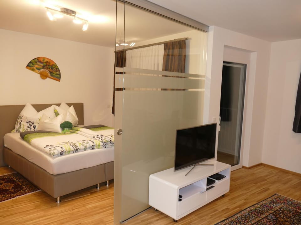 Photo of the whole room, Bedroom