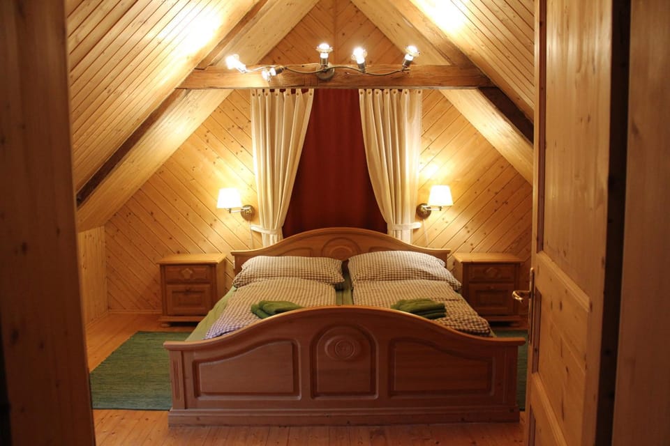 Bed, Photo of the whole room