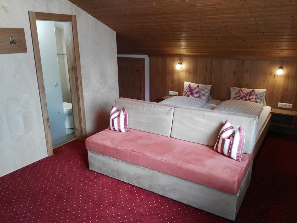 Landhaus Hubert Fiegl Bed and Breakfast in Trentino-South Tyrol