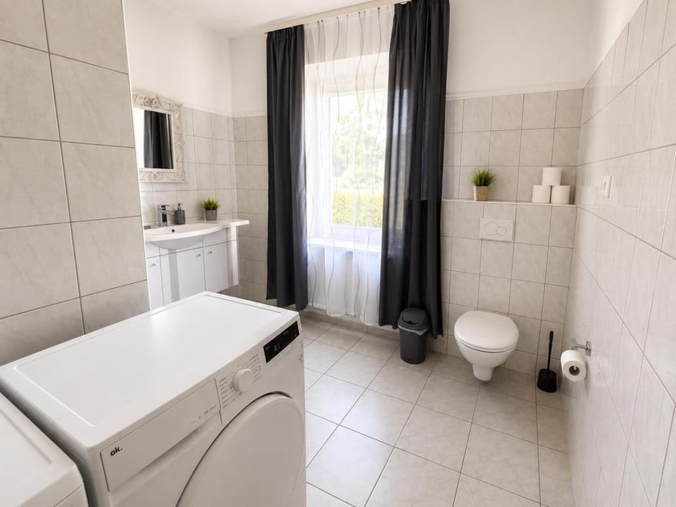 Toilet, Bathroom, washing machine, dryer