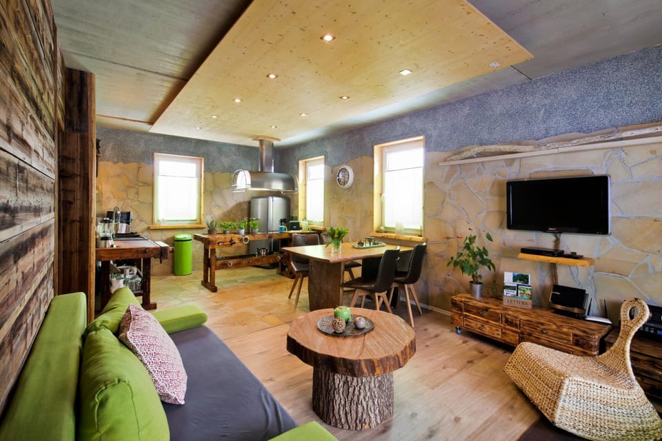 Kitchen or kitchenette, Living room