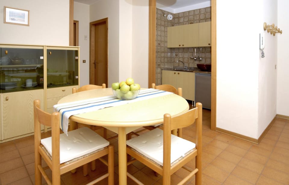 Kitchen or kitchenette, Dining area, stove, kitchen