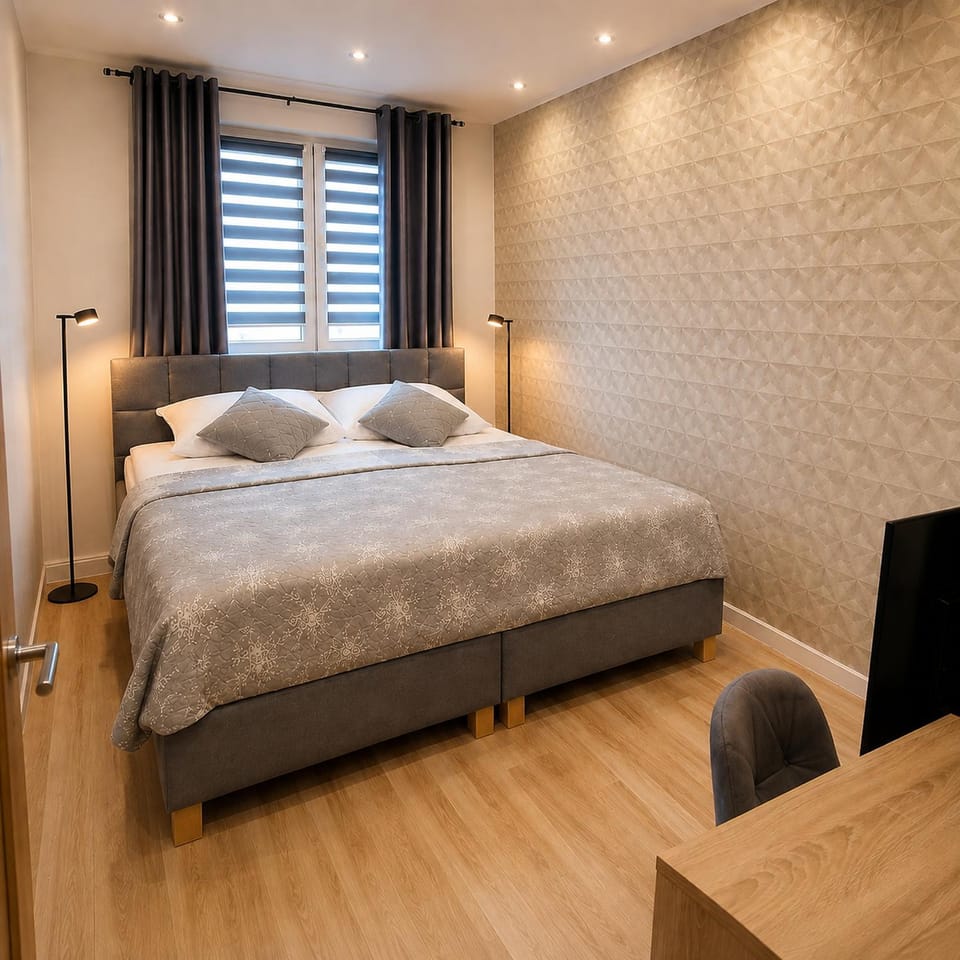 Bed, Photo of the whole room, Bedroom