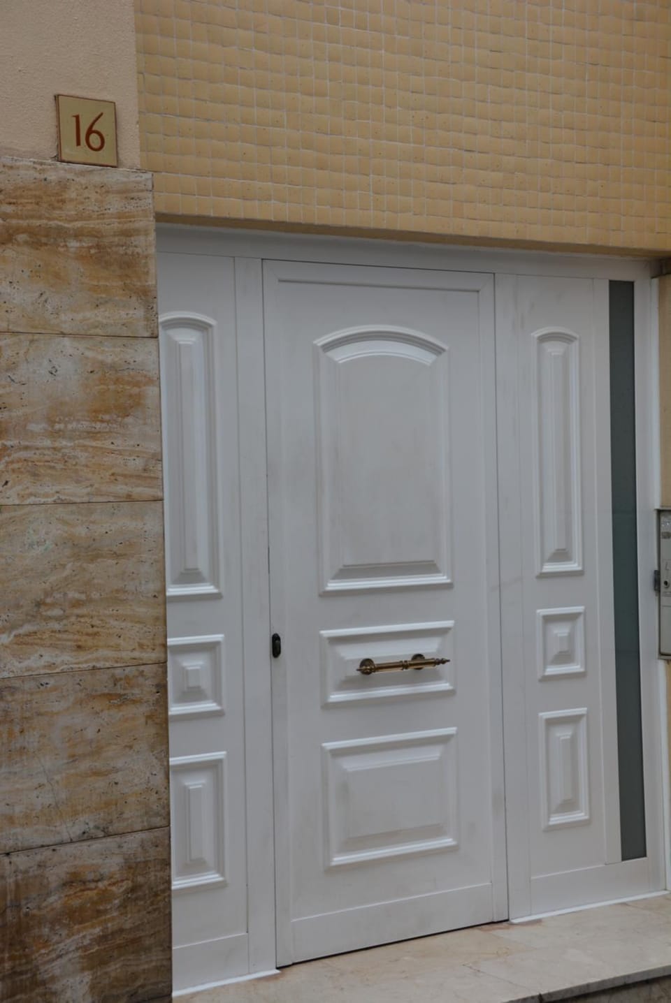 Facade/entrance