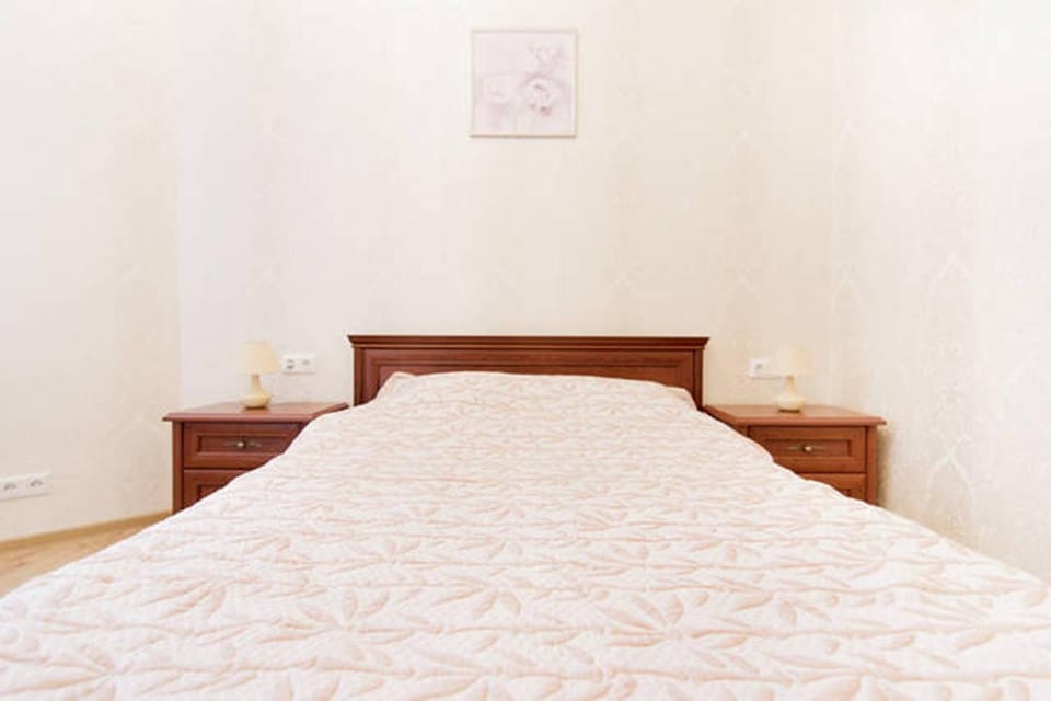 Property building, Bed, Bedroom