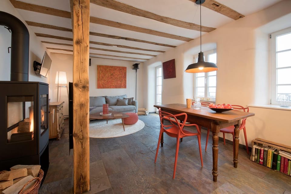 TV and multimedia, Kitchen or kitchenette, Living room, Dining area