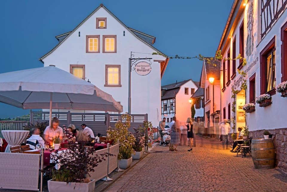Restaurant/places to eat, Facade/entrance