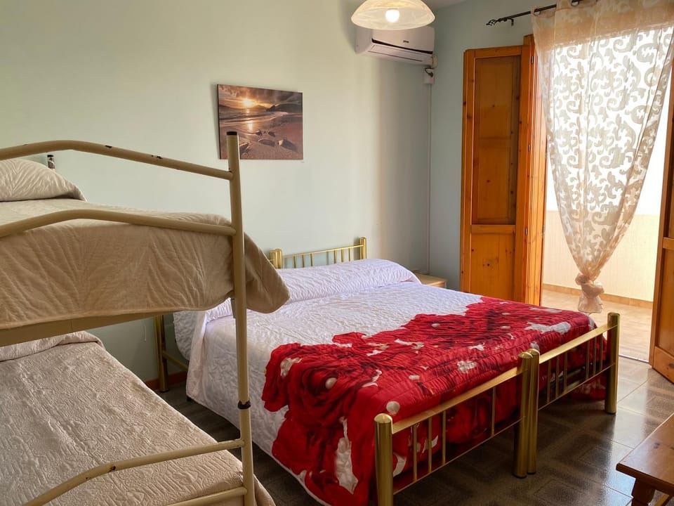 Bed, Bedroom, bunk bed