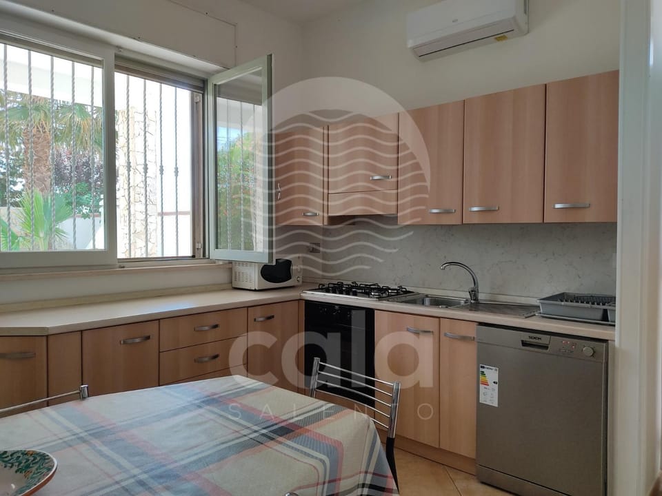 Kitchen or kitchenette, pet friendly, stove